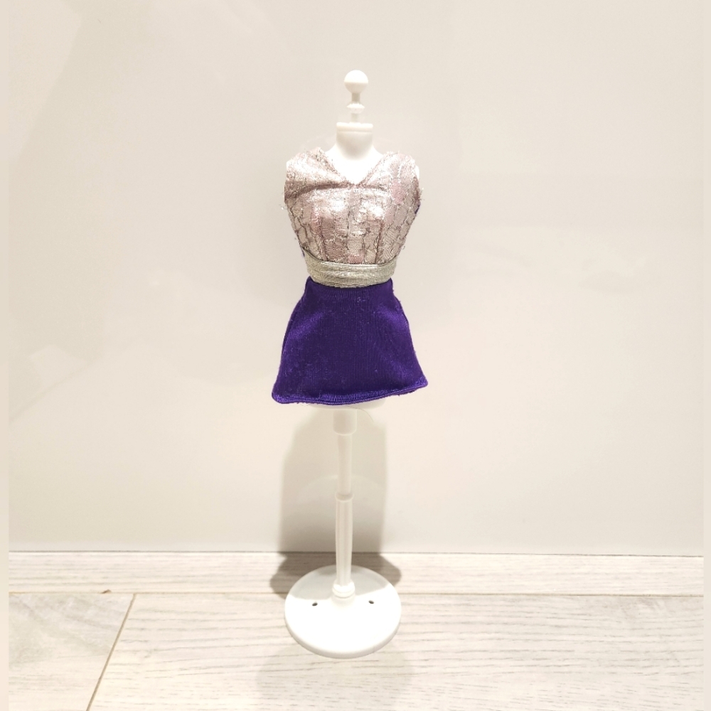 5/$20  1996 Barbie Fashions Dress